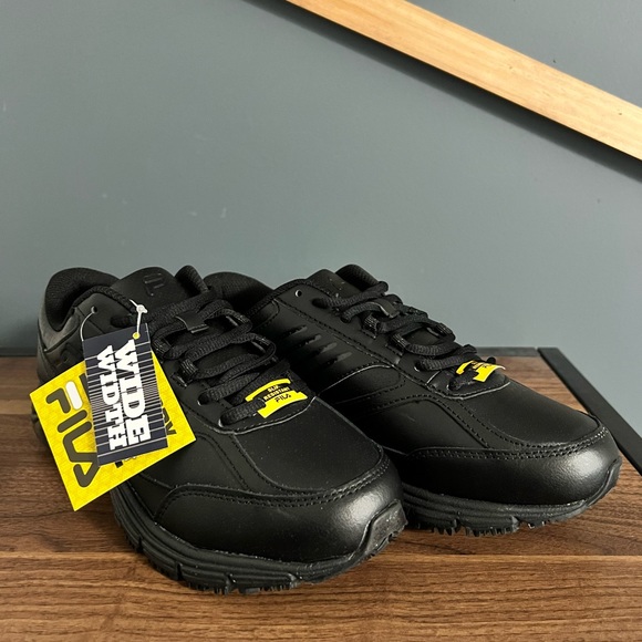 New FILA WOMEN’S MEMORY FLUX SLIP RESISTANT SLIP RESISTANT SHOES SIZE: 8.5 WIDE - Picture 5 of 8